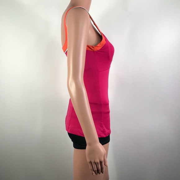 Nike Tank Top w/ Built-in Bra Size Small - Picture 4 of 6